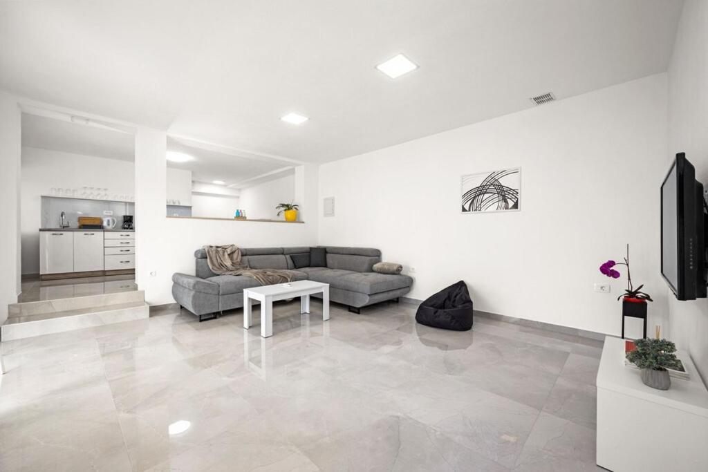 Apartment Olive Garden Near Pula 3 Km From Center And Only 4 Km From The Beach For 4 Persons Exterior foto